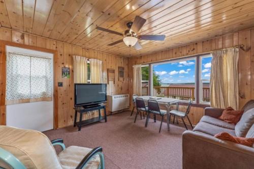 Phelps Casa | TB5 Thunder Bay Resort Cabin5