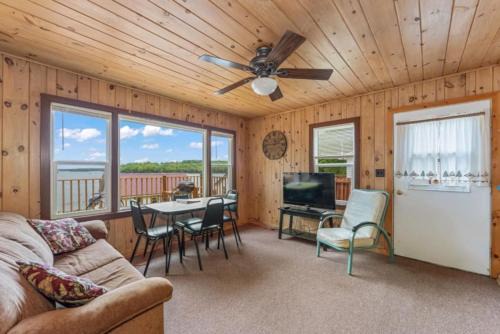 Phelps Casa | TB6 Thunder Bay Resort Cabin 6