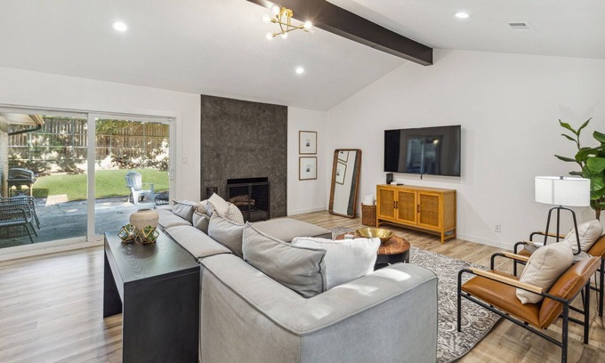 Grapevine Casa | TCH - 4BR/3BA Home in Grapevine - C