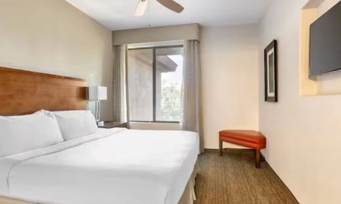 North Scottsdale Complejo | TCP Waste Management Golf entrance is steps away from Hilton Links Resort