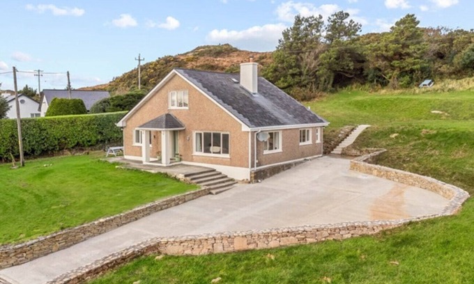 Clifden Casa | Teach Eile, on the outskirts of Clifden