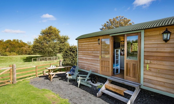Bowsden Cabina | TEASEL SHEPHERD'S HUT, cerca de Berwick upon Tweed, con capacidad para 4 personas con Wi-Fi