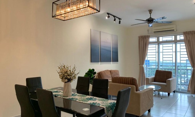 Taman Desa Tebrau Apartamento | Tebrau City Residence,Warm Suite by Antlerzone