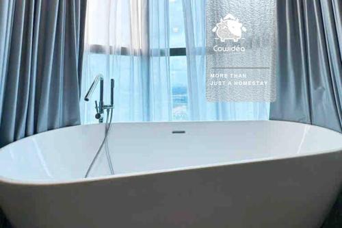 Nusajaya Apartamento | Teega Residence - Near Legoland, 2000 sqft, Family Gathering #4BR4B #10pax by Cowidea
