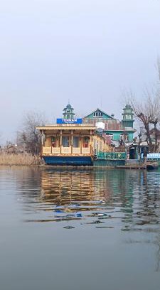 Dal Lake Casa | Tehran House boat
