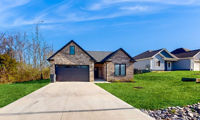 Tellico Village Casa | Tellico Village home with pools, tennis courts, grill, firepit, AC