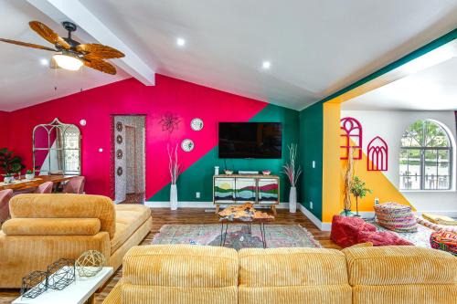 Temecula Casa | Temecula Home with Cowboy Pool - Near Wineries!