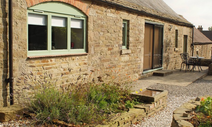 Beeley Cabaña | TEMPERANCE CROFT, romantic, with a garden in Chesterfield