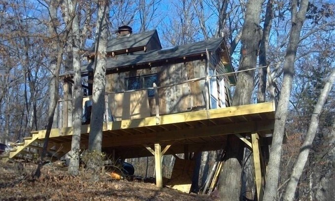 Nauvoo Cabina | Tentail Treehouse "Whitetail" duerme 2-4