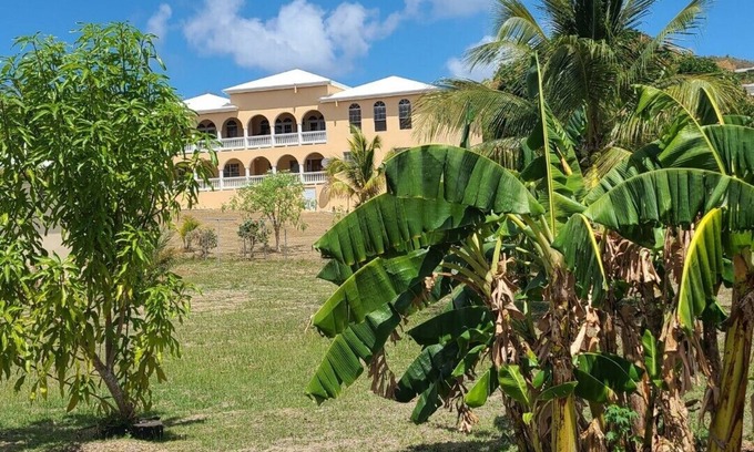Estate William Casa | Ten minute walk to the beach and with beautiful sunsets