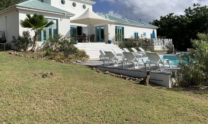 English Harbour Villa | "Diez a tres" es una villa de 4 dormitorios, 4 baños con piscina, cerca de Pigeon Beach en inglés Hbr