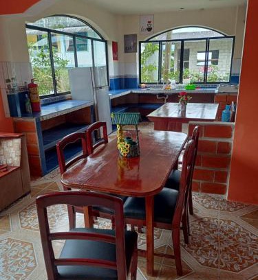 Tena Casa | Tena - 4 Beds - Sleeps 12 - Pet Friendly - Hot Tub