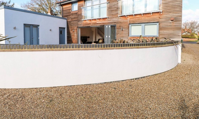 North Walsham Casa | TENISON HOUSE, family friendly, with a garden in North Walsham