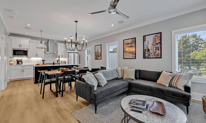 Berry Hill Casa | Tenor - Private Rooftop - 8 mins to Broadway