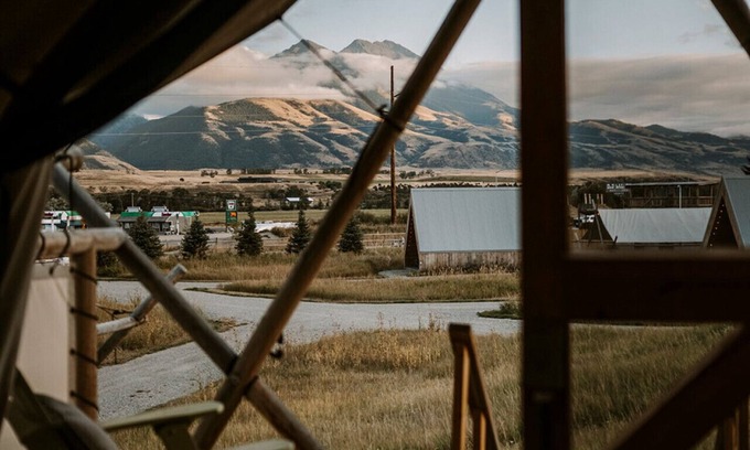 Emigrant Alquiler De RV | Tent #5 @ Tiny Town Campground- Boutique camping