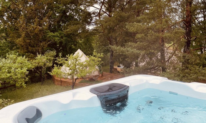 Mariefred Cabina | Tent Delhi, a b&b in a Luxury Glamping Style