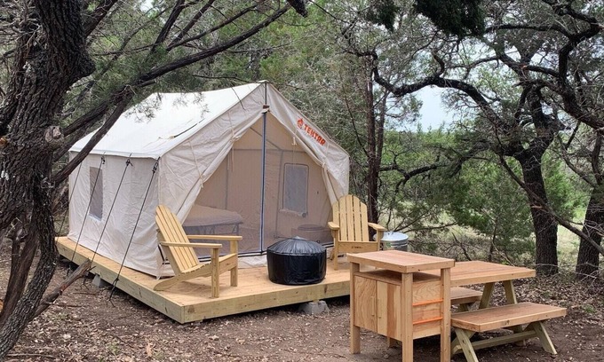 Johnson City Alquiler De RV | Tentrr Signature Site - Prickly Pear
