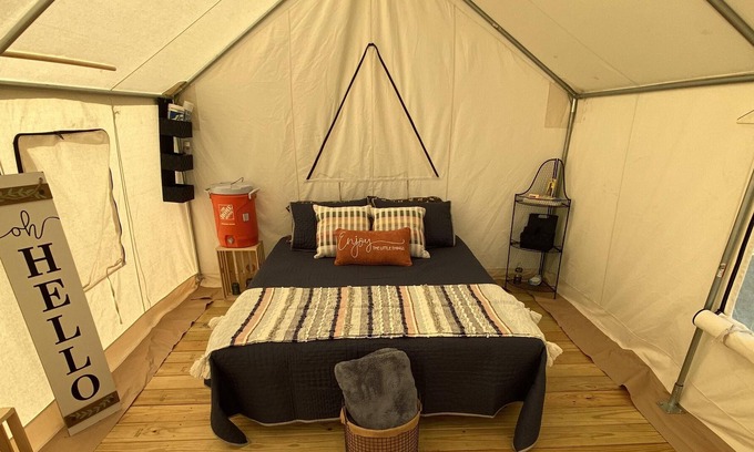 Blountville Alquiler De RV | Tentrr Signature Site - The Dog House
