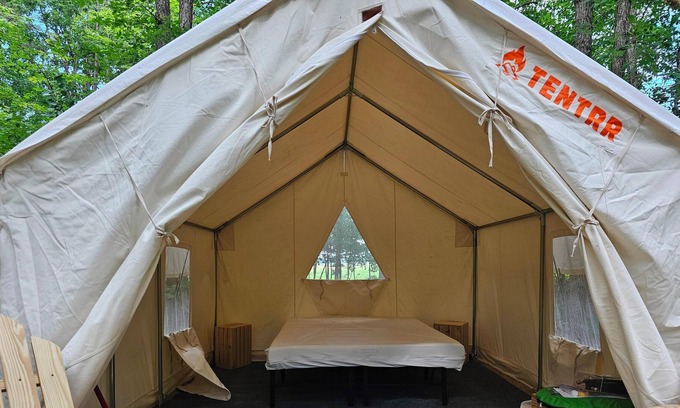 Deer Lodge Alquiler De RV | Tentrr Signature Site - Reflection Tree Art Farm Forest Pond site