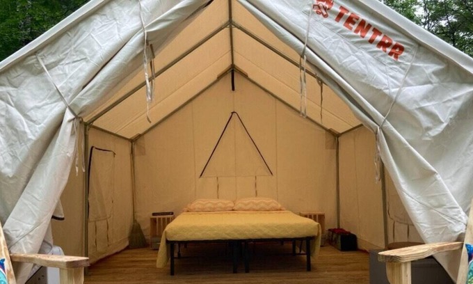 Gray Alquiler De RV | Tentrr Signature Site - Two Eagles Campsite