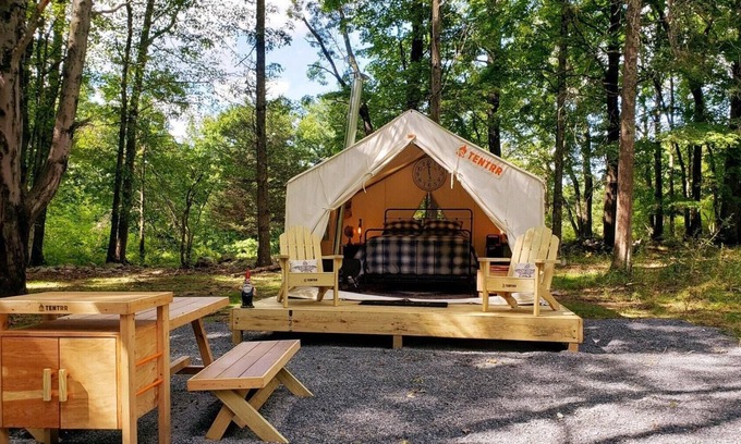 Pine Bush Alquiler De RV | Tentrr - Campamento de tiendas de Boulder Point
