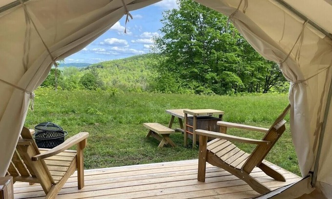 Randolph Alquiler De RV | Tentrr Signature Site - Howling Wolf Farmstay