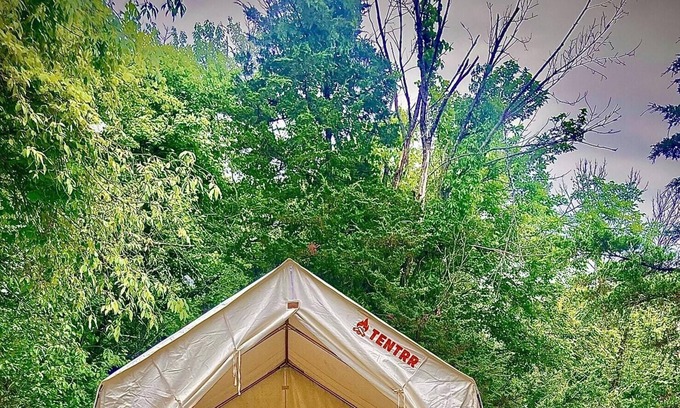 Red Hook Alquiler De RV | Tentrr Signature Site - Frisky Sward Barn Yard Bliss