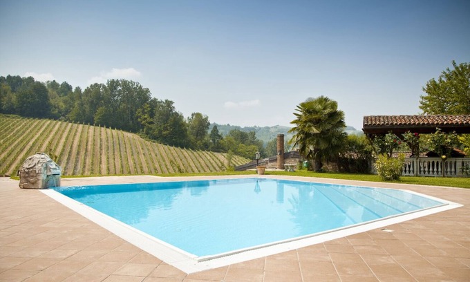 Castel Boglione Casa | Tenuta Cà dei Mandorli - Private Hotel & Luxury villa