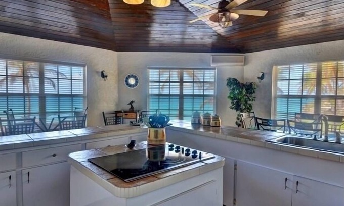 Gregory Town Casa | Casa frente a la playa en Oleander Gardens