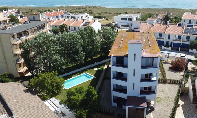 Mas Pinell Apartamento | Ter 11D Apartamento asequible con piscina cerca de la playa