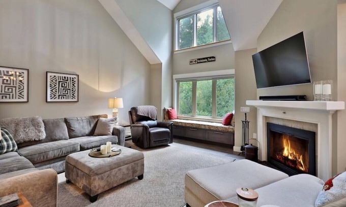 Ludlow Apartamento | Solitude 3BR + Loft /3.5 Bath - Ski on/Ski off