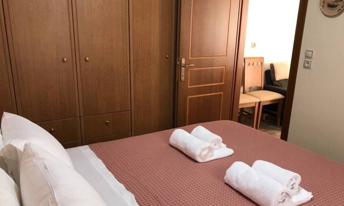 Loutraki Apartamento | Terra Relaxa - Apartamento bajo la piscina.