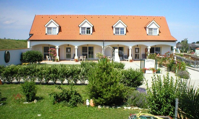 Morbisch am See Apartamento | Terrassenwohnung 1-Alquiler-Familiar-Baño Privado-Vista al Jardín