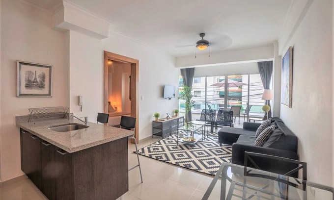 Downtown Santo Domingo Apartamento | Apartamento con terraza en el centro de la ciudad de Santo Domingo + Estacionamiento gratuito y gimnasio ✔️