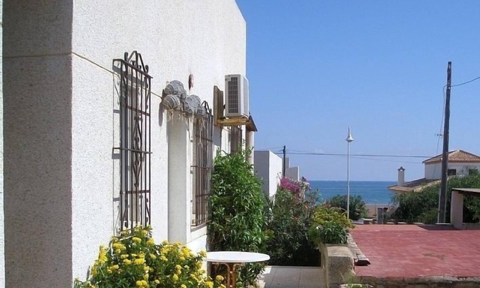 El Moncayo Casa | Bungalow adosado para 4-5 personas, 60m de la playa de arena y cerca del centro