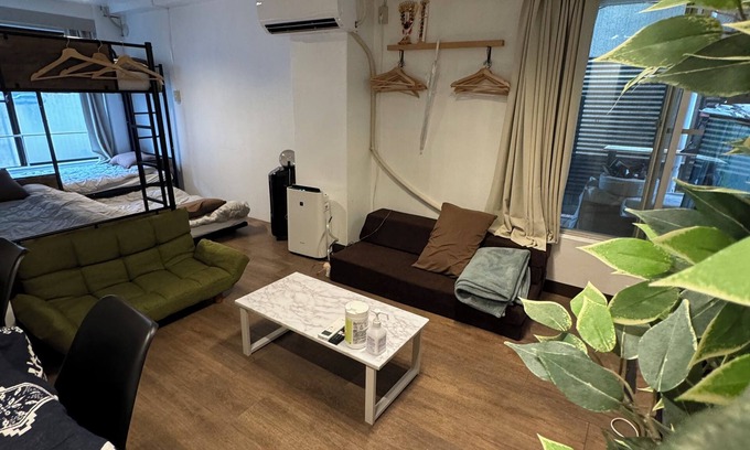 Nishi-Shinjuku Apartamento | Terrace, room with full kitchen. 3-minute walk from the station and within walking distance of the city center