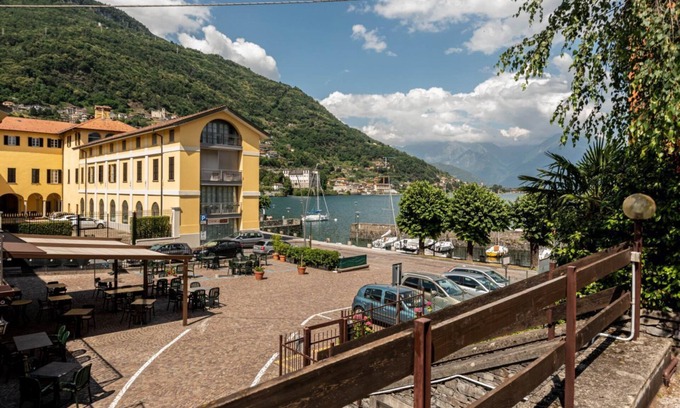 Consiglio di Rumo Apartamento | Terraced house on the lakeside of Gravedona - Larihome