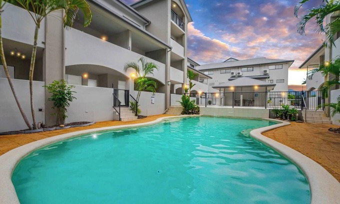 Parramatta Park Apartamento | Terraces on Martyn A Breezy Tropical Pool Retreat