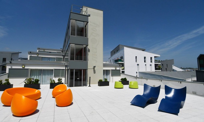 Bassins a Flot Condominio | Appart Charmant + Chic avec Terrasse et Cuisine Privée