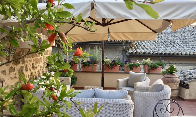 Orvieto Casa | Elegante apartamento con gran jardín amueblado en el techo, capacidad para 4