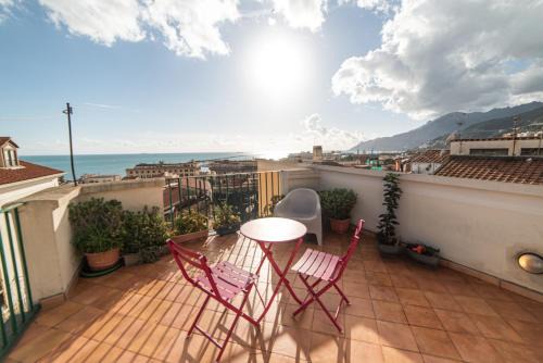 Rione Duomo Apartamento | Terrazzo Privato & Vista sul Mare nel Centro Storico & Wi-Fi - Casa Dorotea