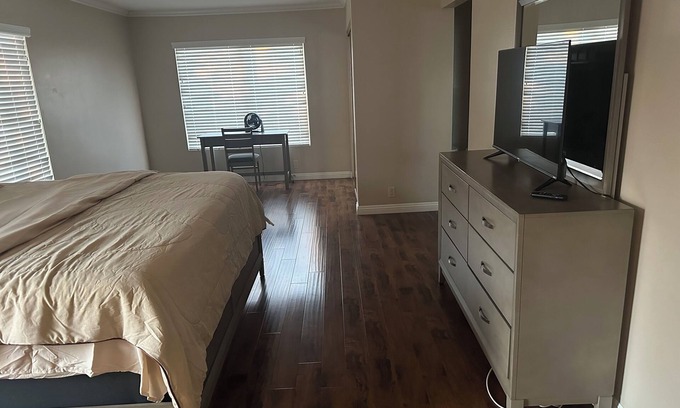 Walnut Casa | Terrific 4-bedroom house with AC in Walnut