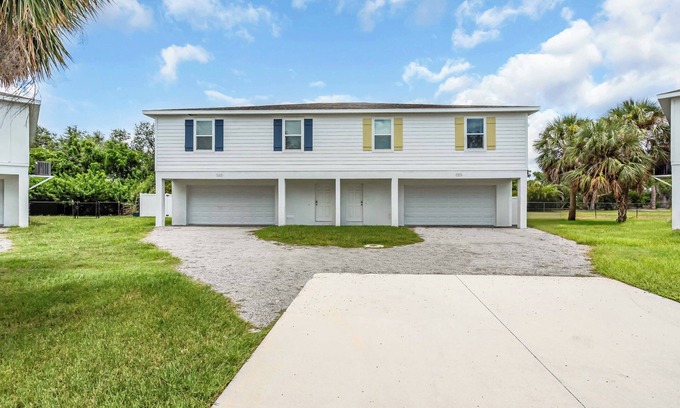 Whitney Beach Casa | Terrific 6-bedroom house with AC in Bradenton