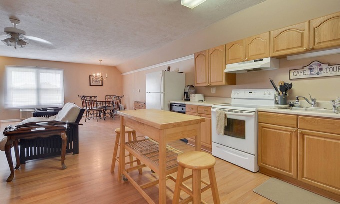 Aiken Apartamento | Excelente apartamento en la parte superior de granero, hermoso, tranquilo y amigable para perros / caballos.