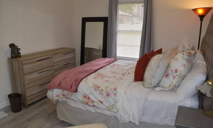 Lilburn Casa | Terry by the Trail Bungalow- 30 + Day rental with utilities and internet