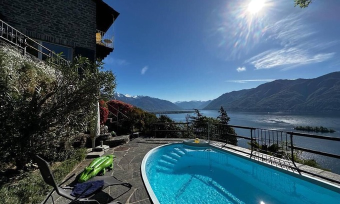 Ronco sopra Ascona Casa | Tessiner Haus, Privater Außenpool, Eigener Garten, Freier Seeblick