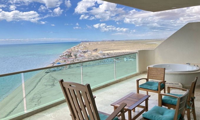 Las Conchas Condominio | Tessoro 1204 - Stunishing sunrises & sunsets