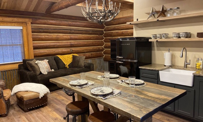 Columbia Falls Cabina | Teton Cabin- Columbia Mountain Ranch