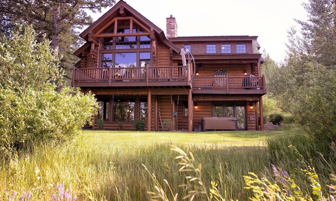 Victor Casa | Teton Retreat Luxury Teton Springs Log Cabin. Forest Access, A/C, Hot Tub.