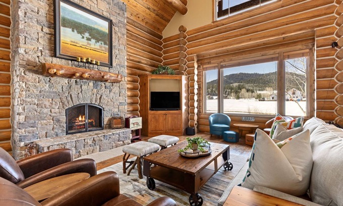 Victor Cabina | Restful Adventure Cabin at Bronze Buffalo Ranch includes resort amenity access!
